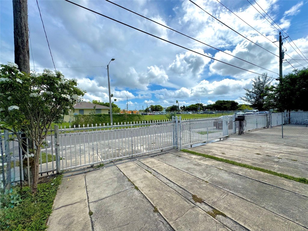 E LIBERTY CITY SEC A - Residential Income