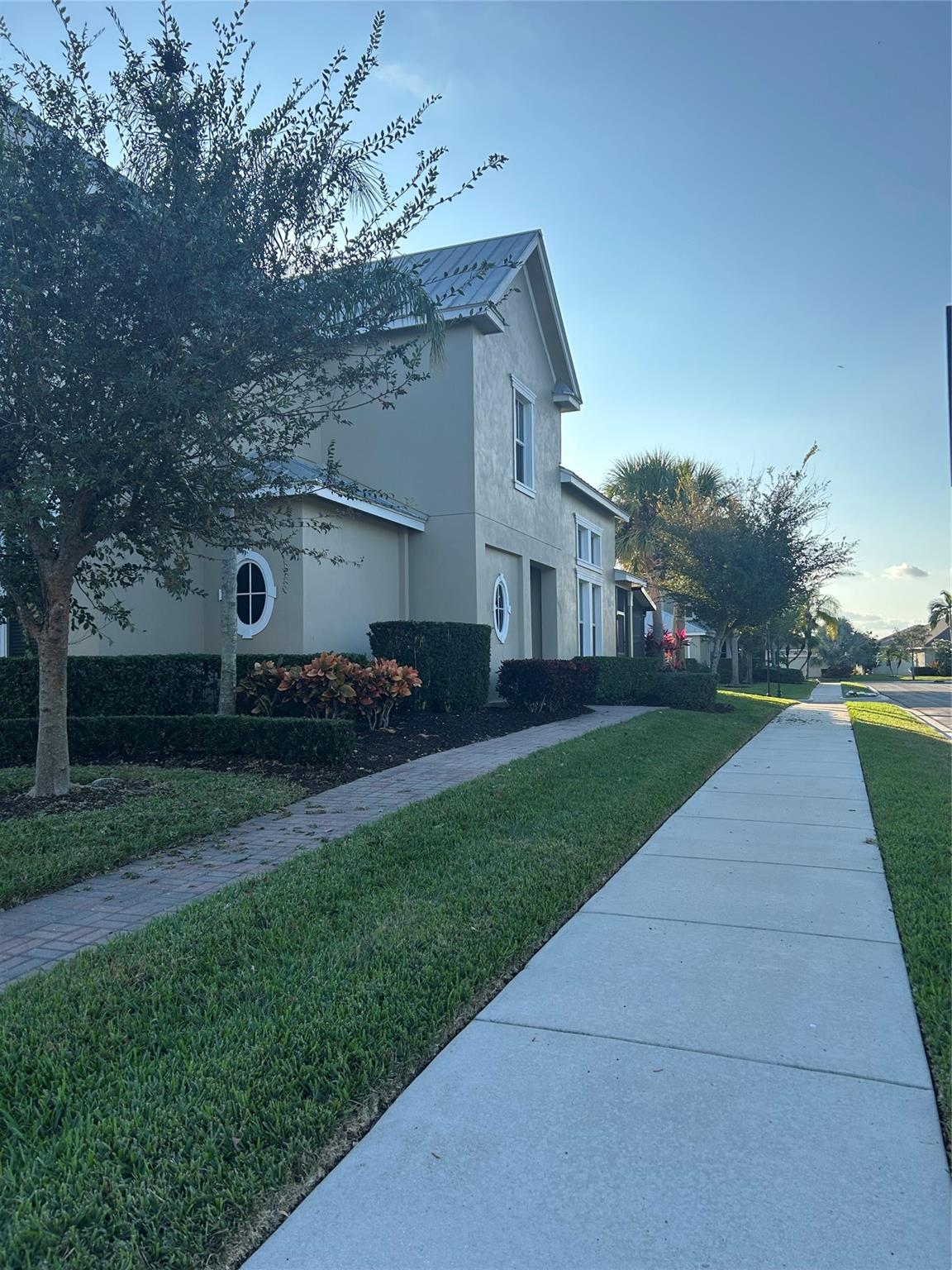 TRADITION PLAT NO 8 - Residential Lease