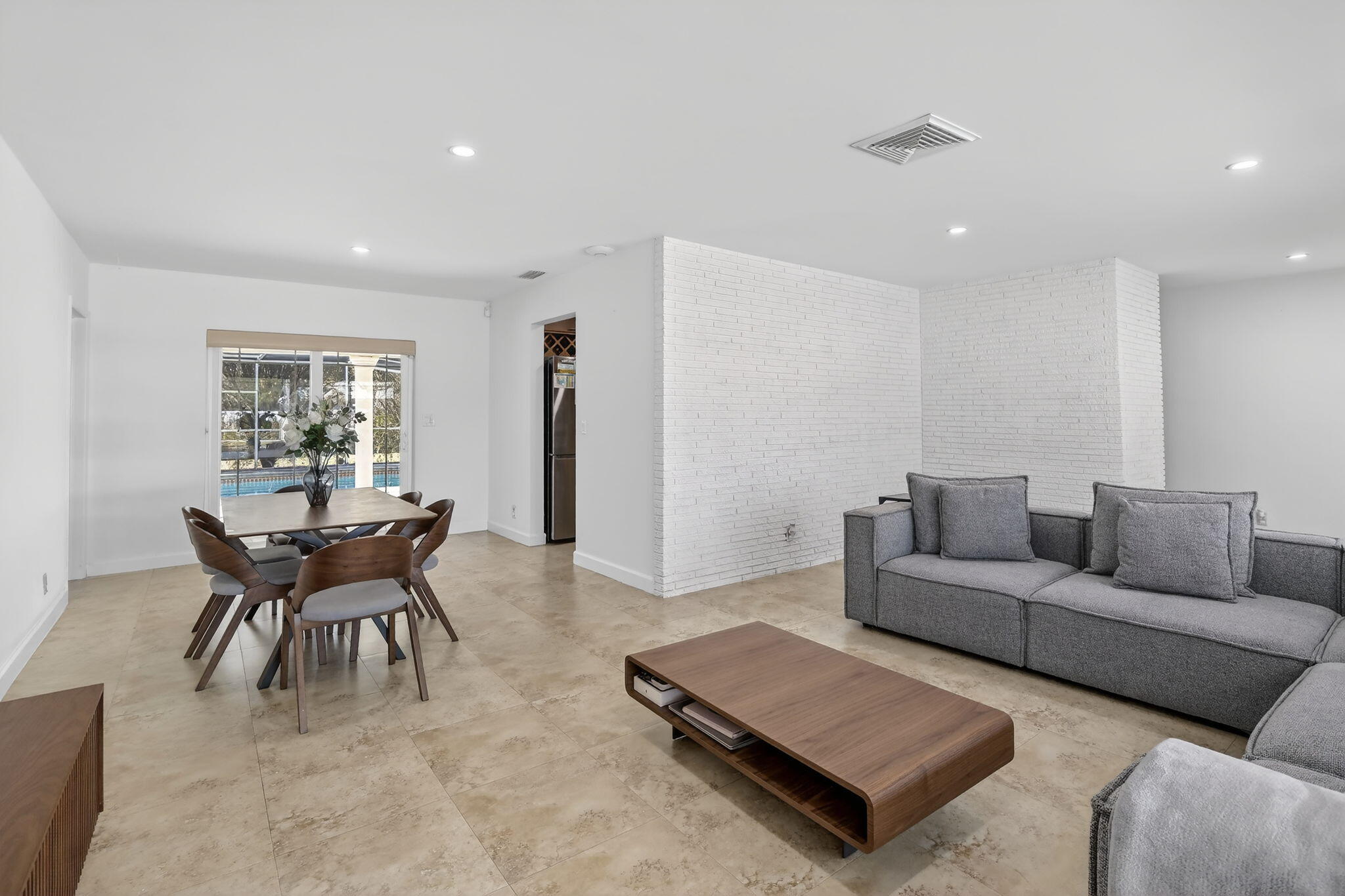 PLANTATIONS SECLUDED GARDENS - Residential