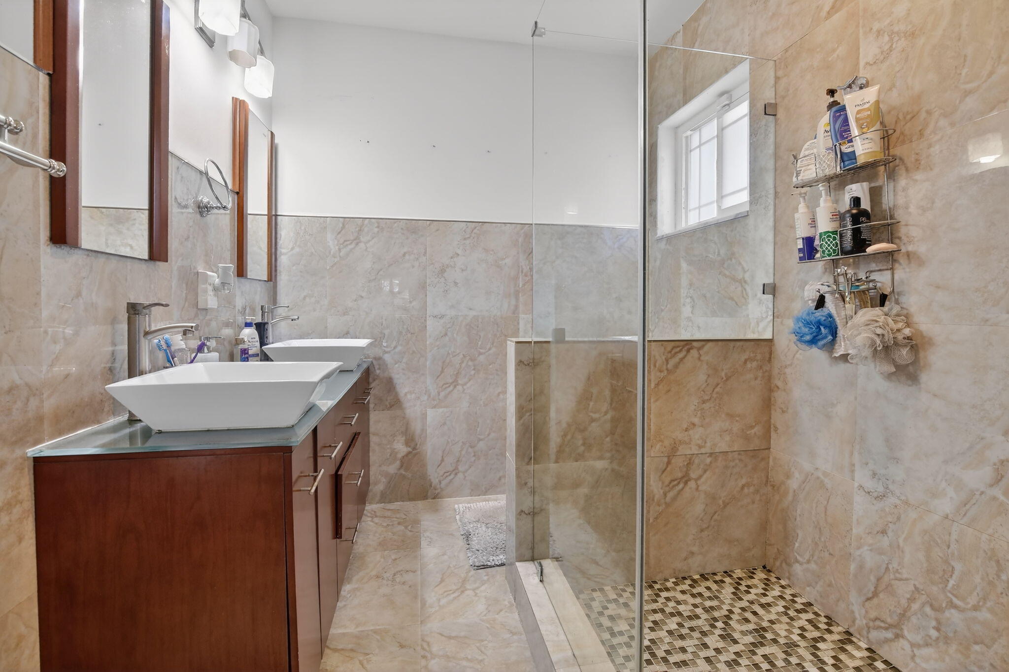 PLANTATIONS SECLUDED GARDENS - Residential