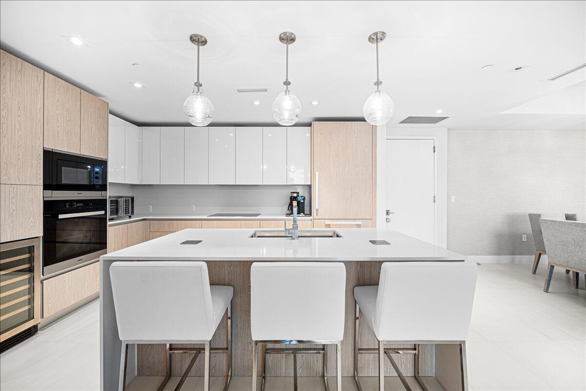 3100 N Ocean Drive P-1004, Singer Island, FL, 33404/$2,850,000 2 3100 N Ocean Drive P-1004