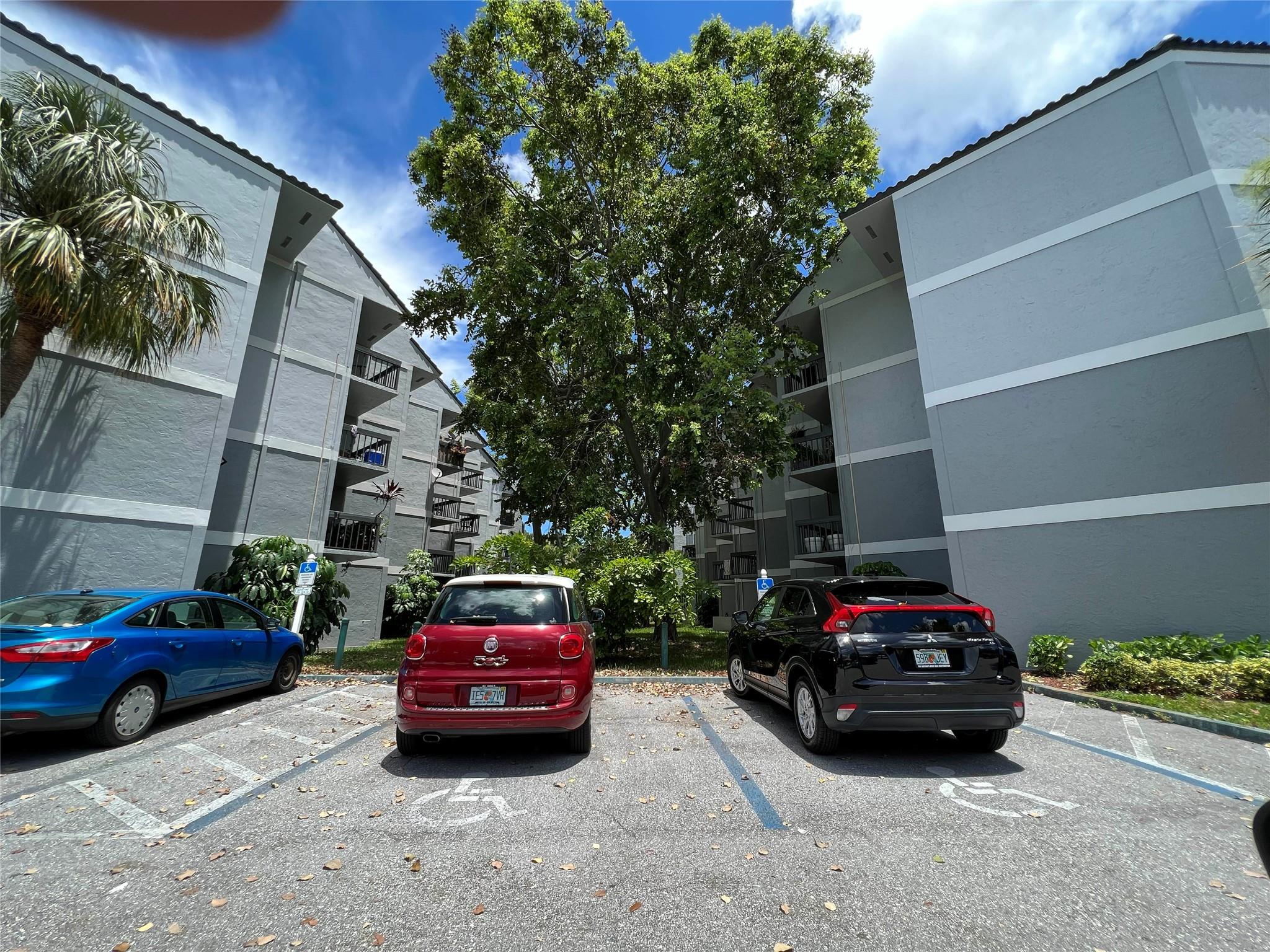PRESIDENTIAL GOLFVIEW CON - Residential