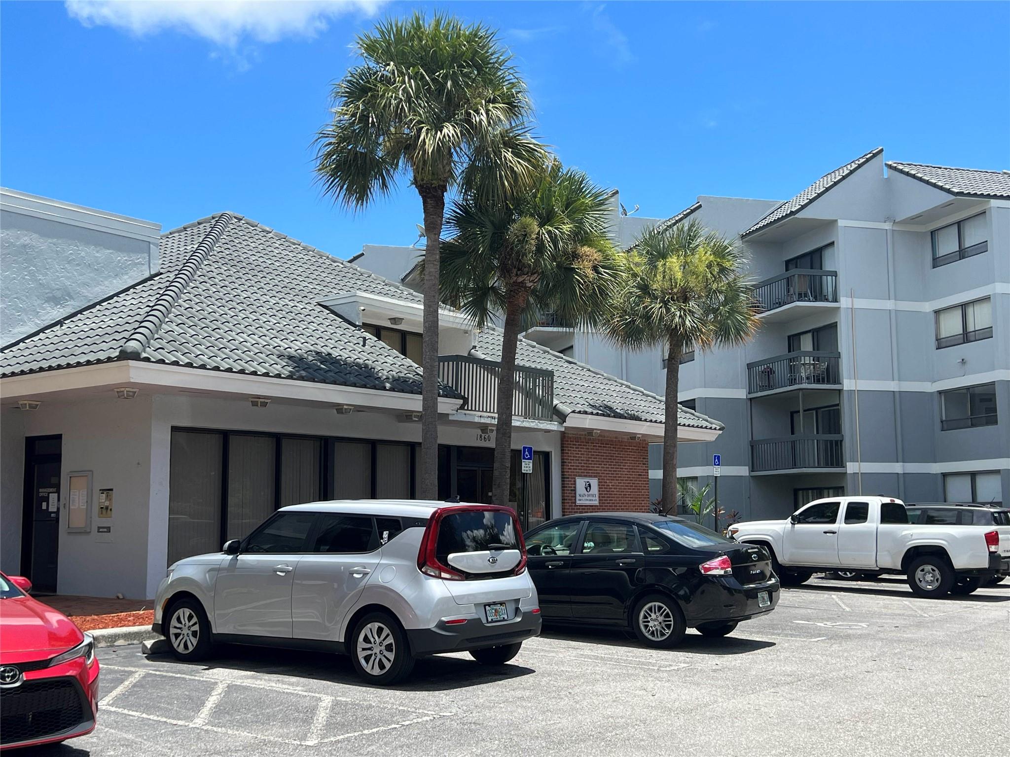 PRESIDENTIAL GOLFVIEW CON - Residential