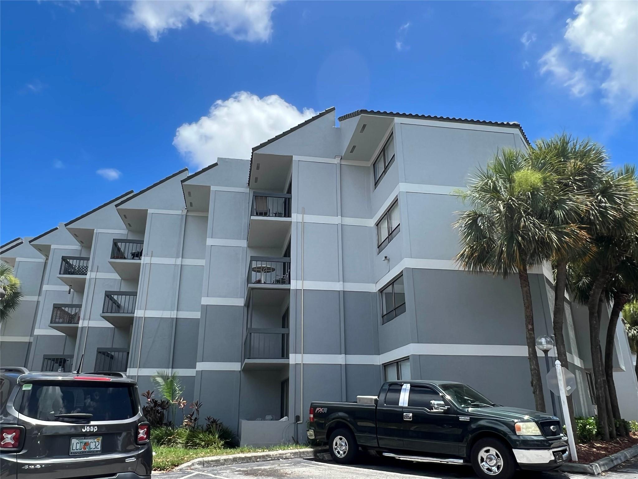 PRESIDENTIAL GOLFVIEW CON - Residential