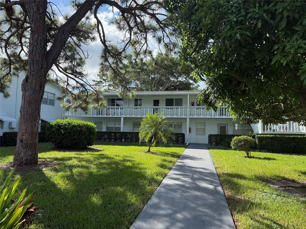Photo of 203 Tilford J #203, Deerfield Beach, FL 33442 (MLS # F10555813)
