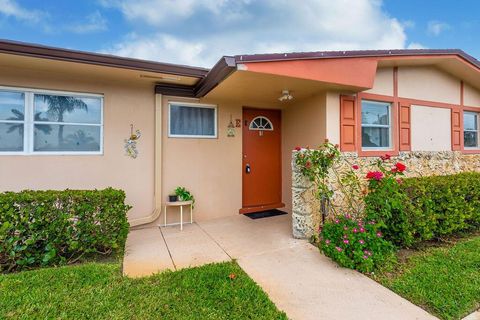 2995 Crosley E Drive W West Palm Beach FL 33415