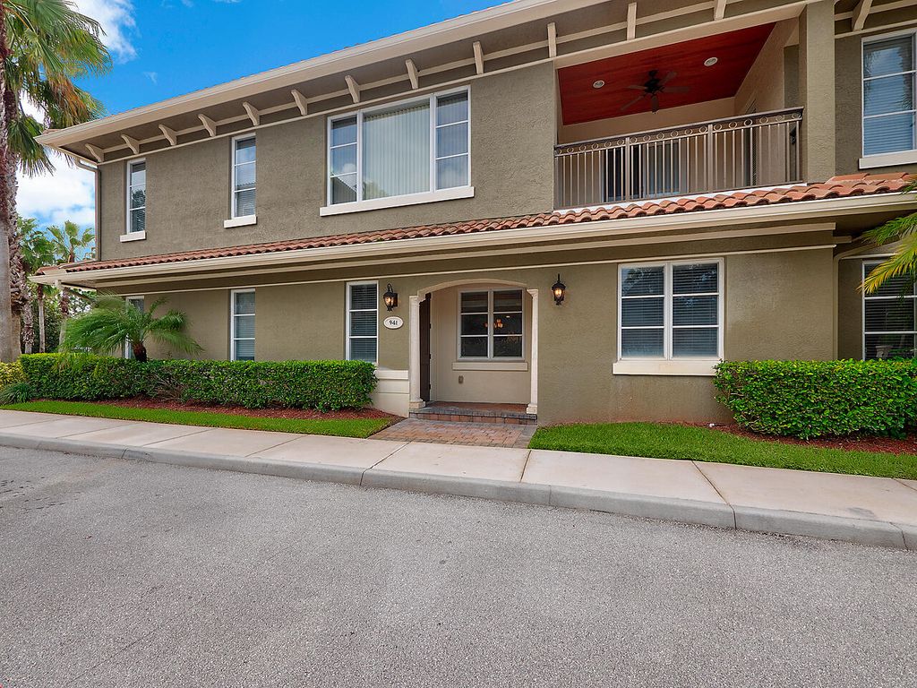 Photo of 941 SE Willoughby Trace, Stuart, FL 34997 (MLS # R10862838)