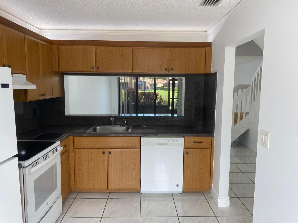 KARANDA VILLAGE III-D CONDO - Residential