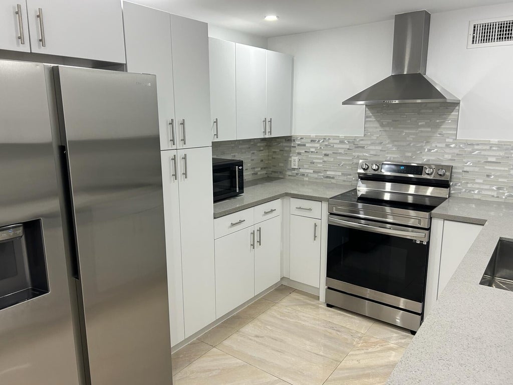 Photo of 352 Johnston Street, Fort Pierce, FL 34982 (MLS # R10972253)