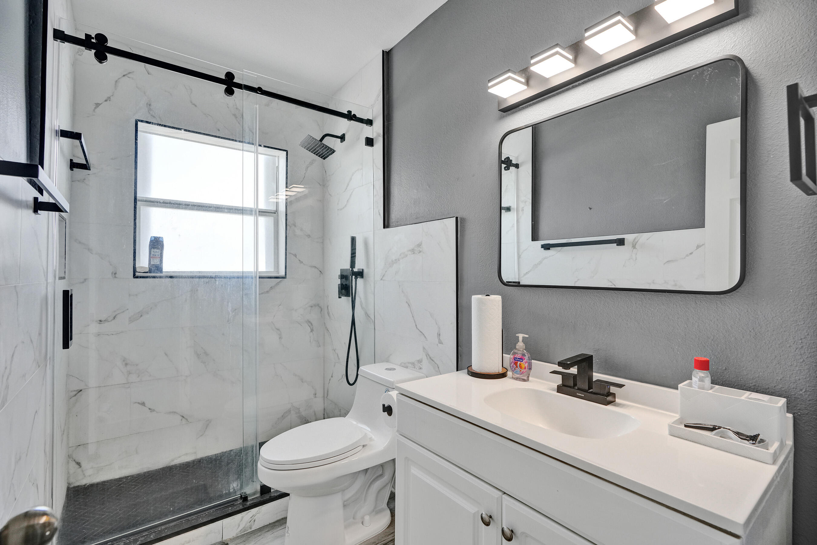 BELL GDNS REPLAT - Residential