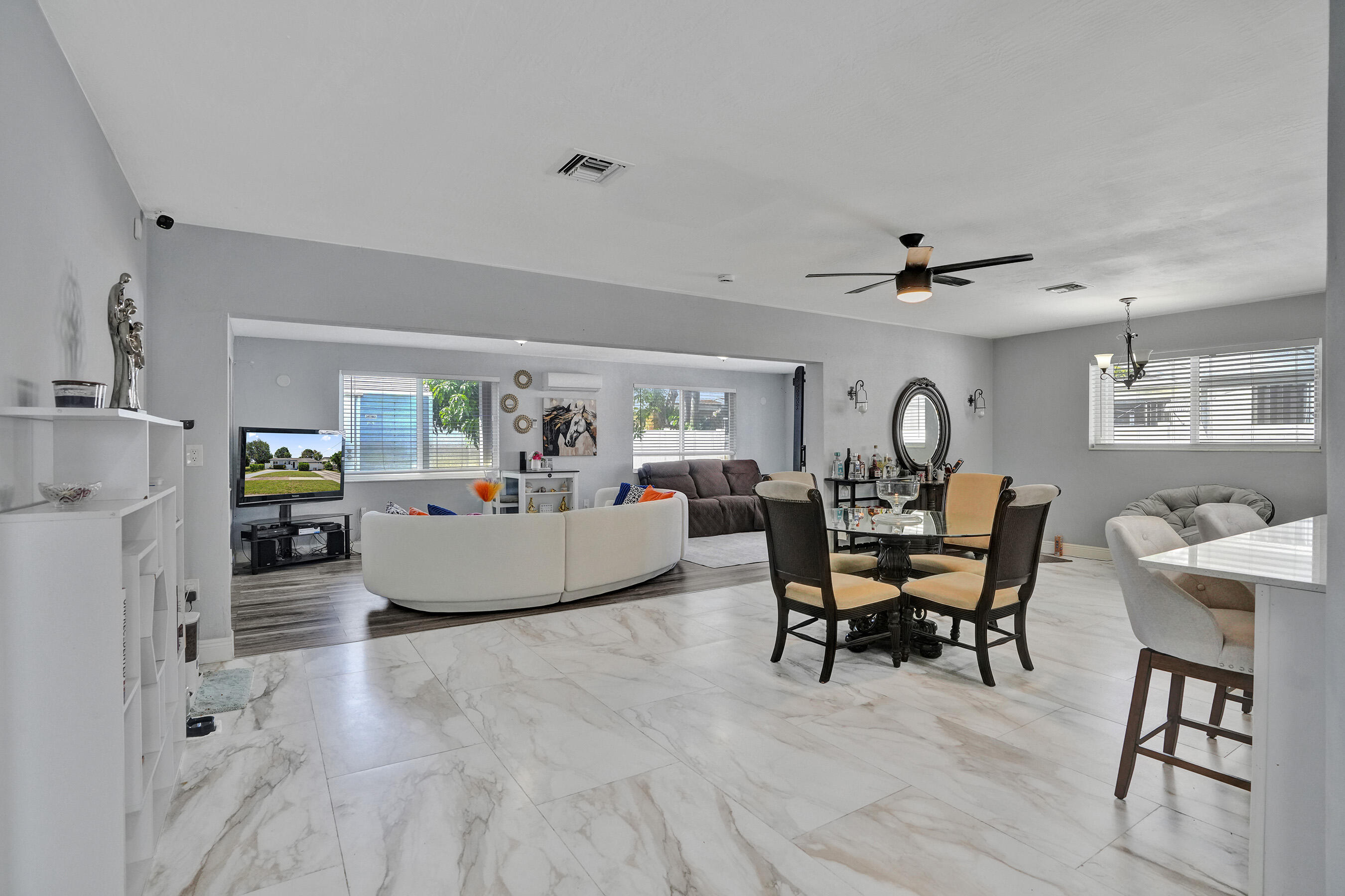 BELL GDNS REPLAT - Residential