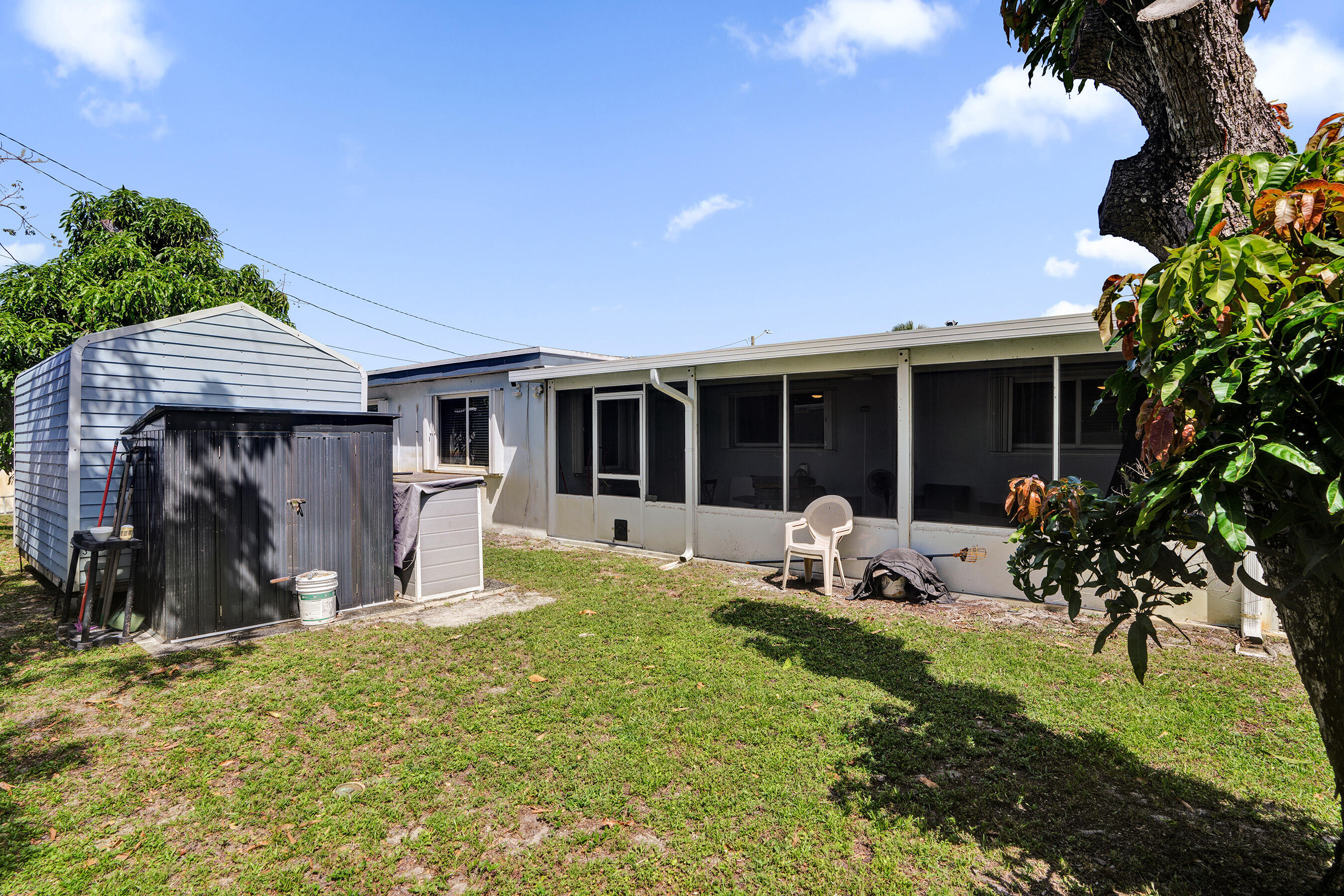 BELL GDNS REPLAT - Residential