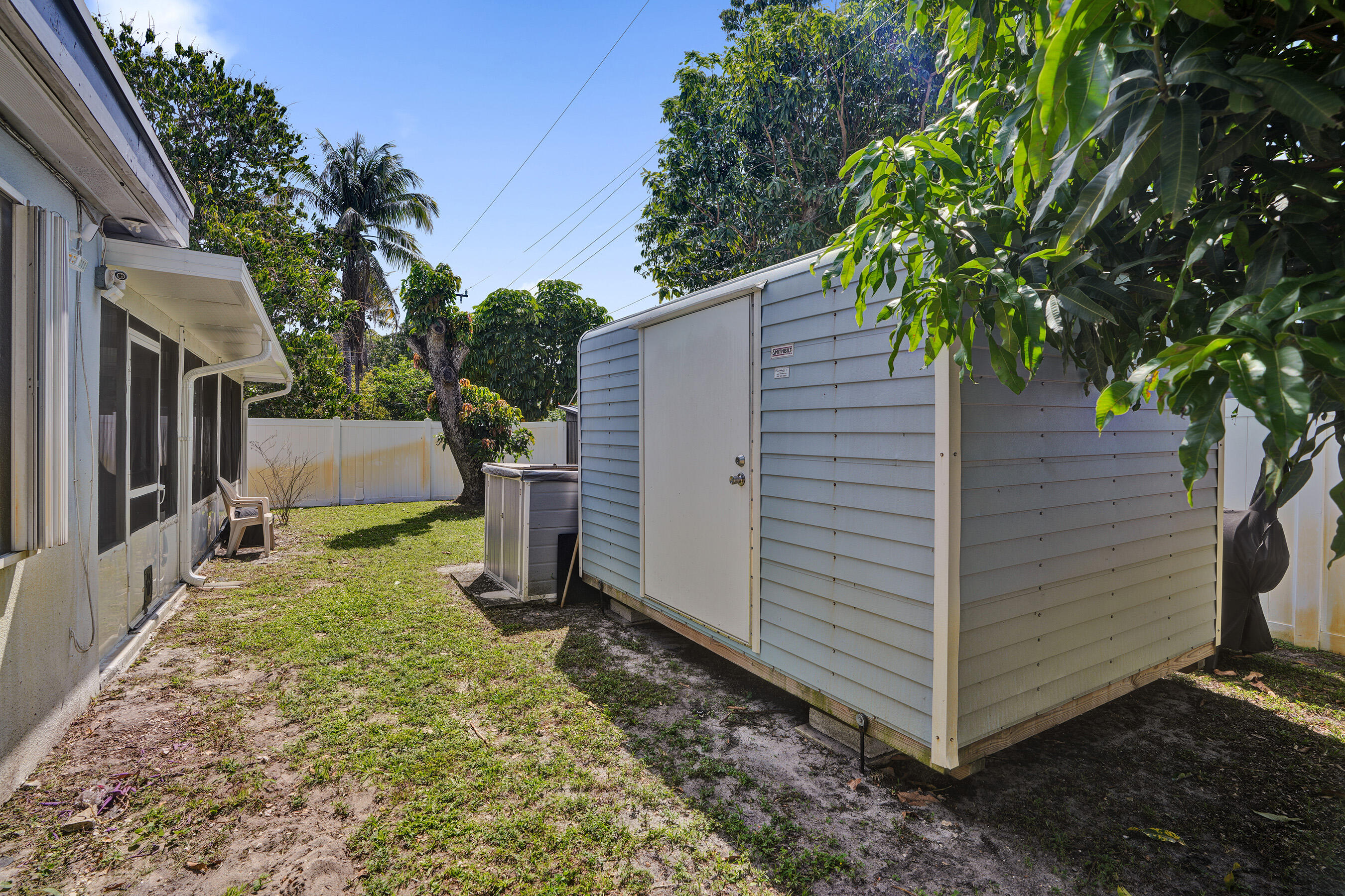 BELL GDNS REPLAT - Residential