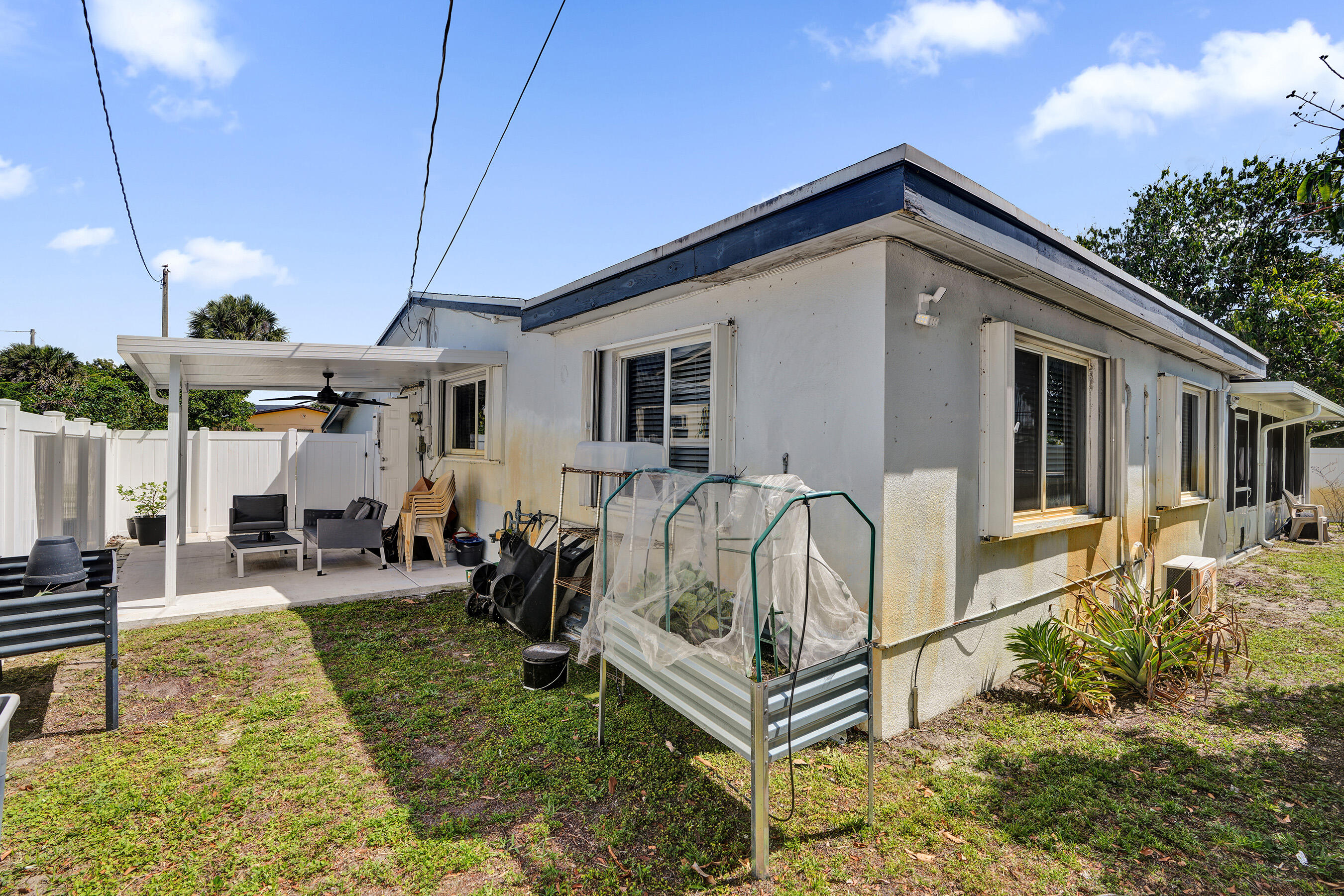 BELL GDNS REPLAT - Residential