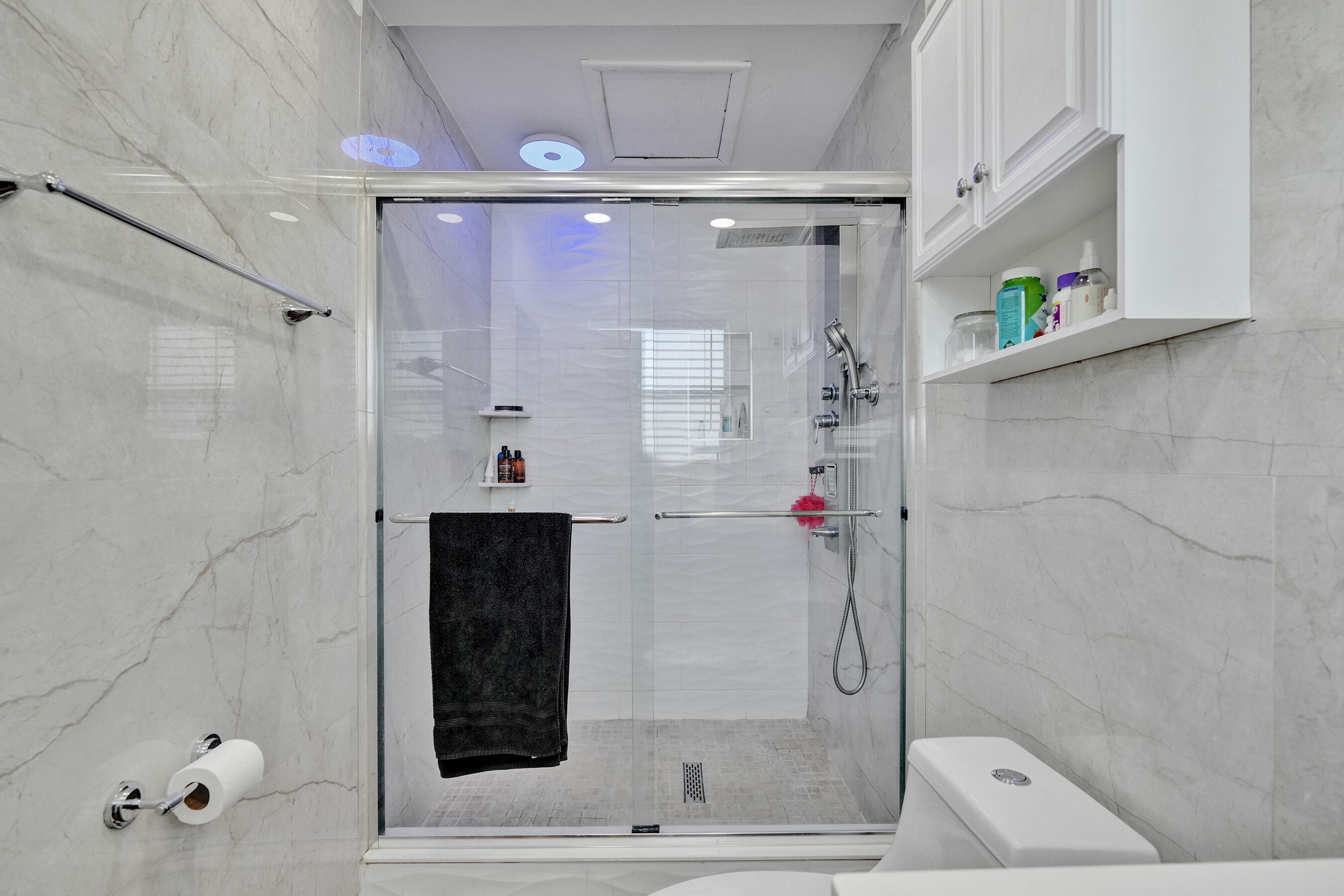 BELL GDNS REPLAT - Residential