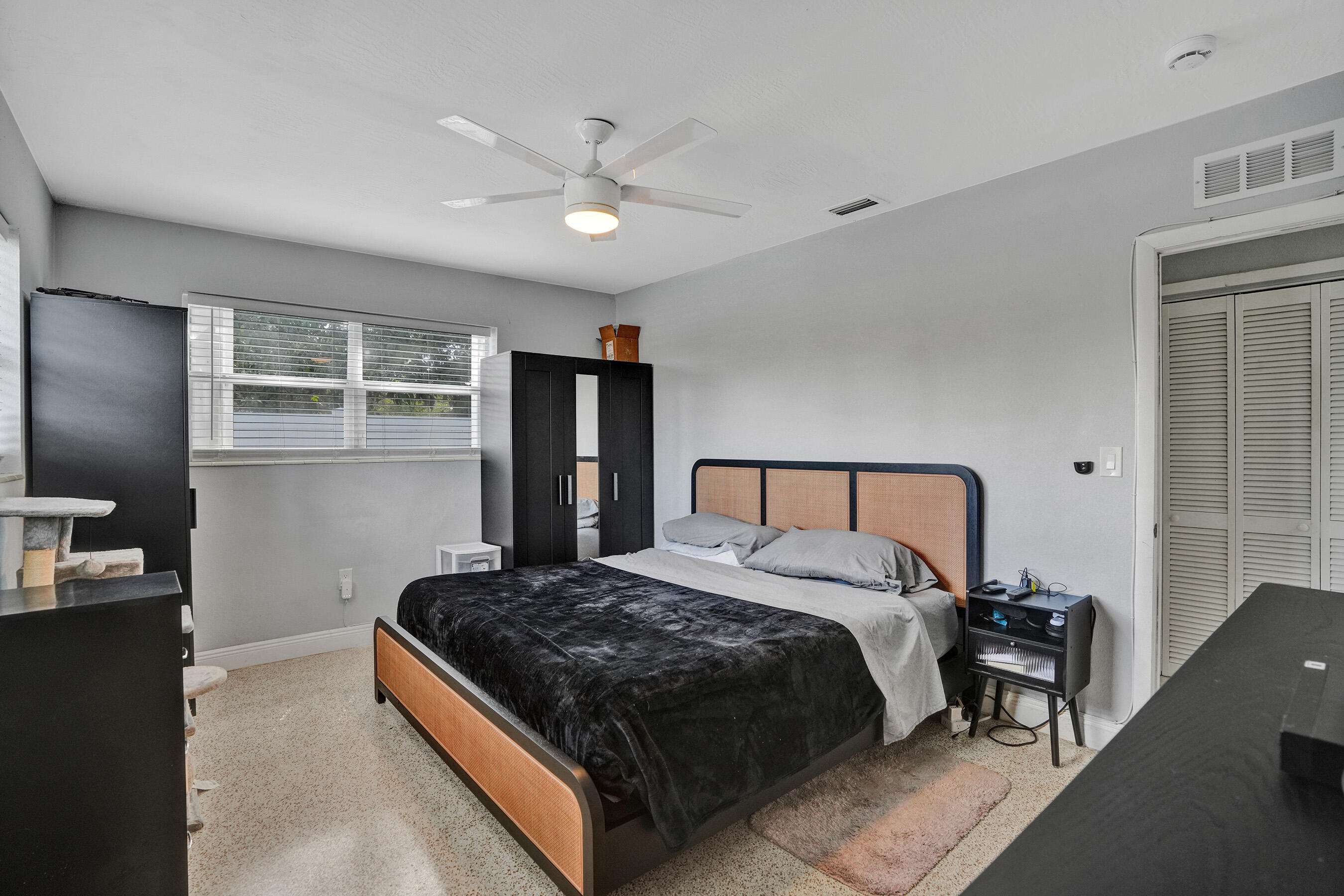 BELL GDNS REPLAT - Residential