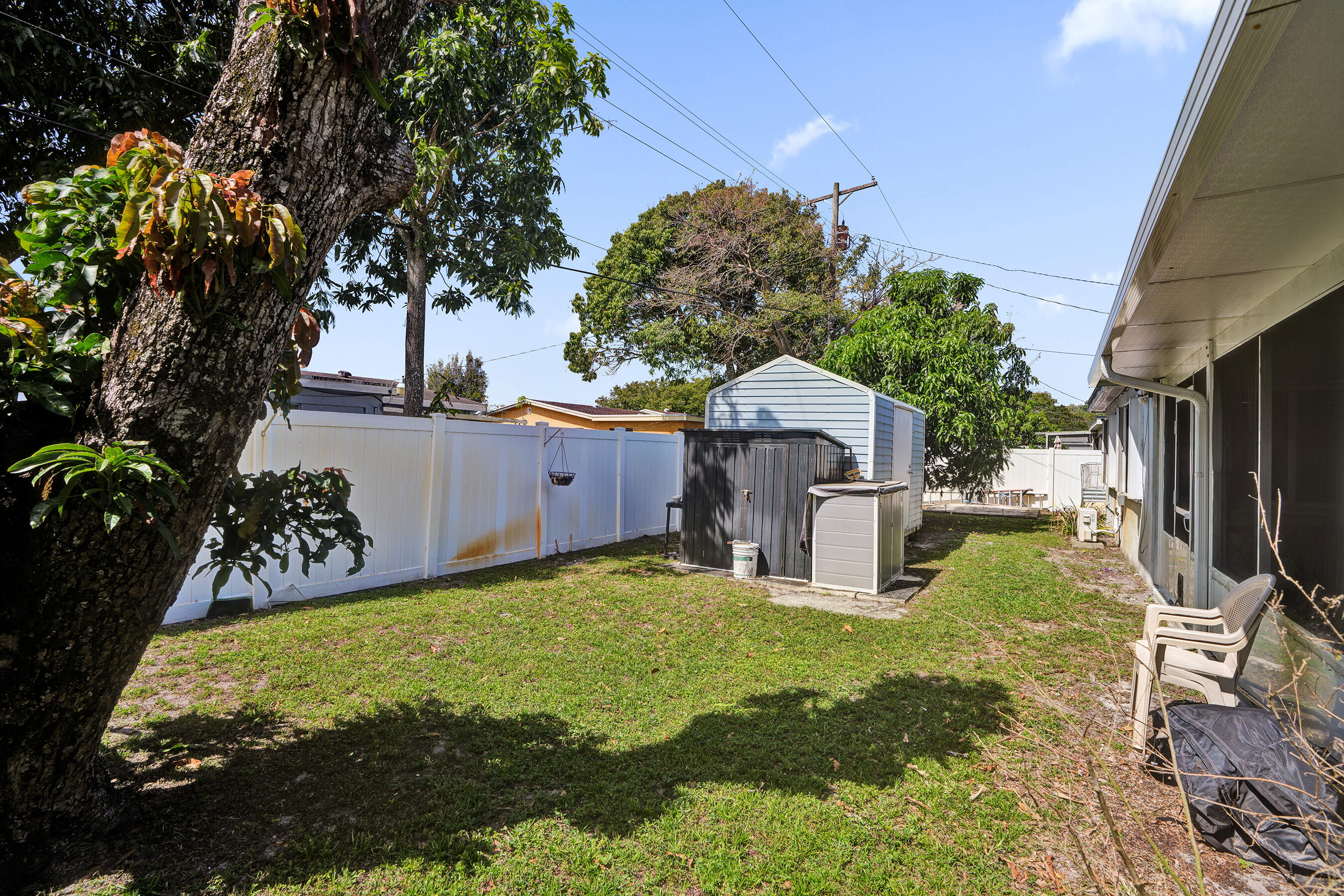BELL GDNS REPLAT - Residential