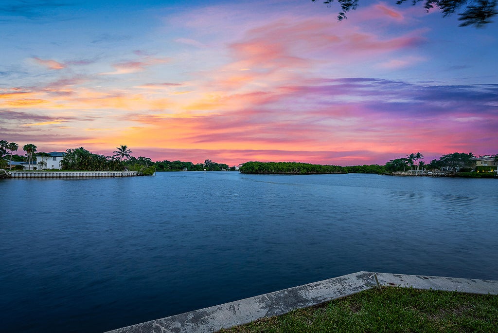 Photo of 9175 SE Cove Point Street, Jupiter, FL 33469 (MLS # R11008174)