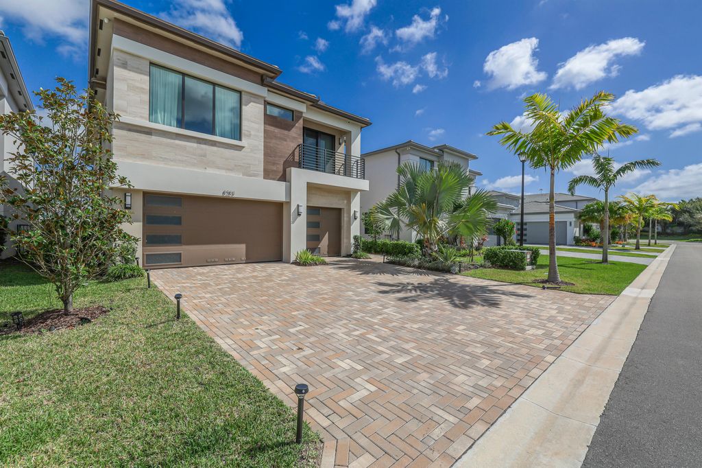 Photo of 8283 Royal County Down Road, Boca Raton, FL 33434 (MLS # B26011975)