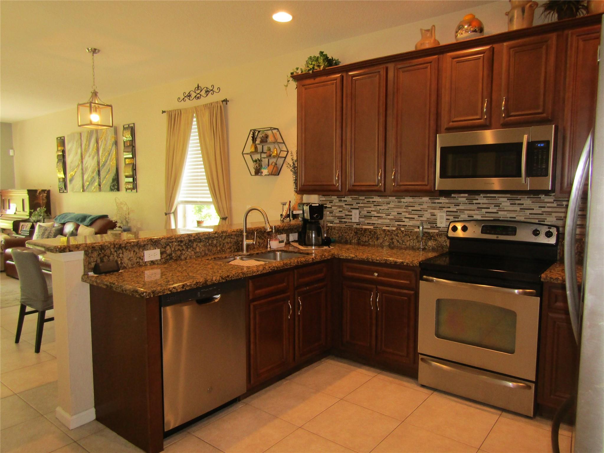 Pastelle - The Oaks - Residential Lease