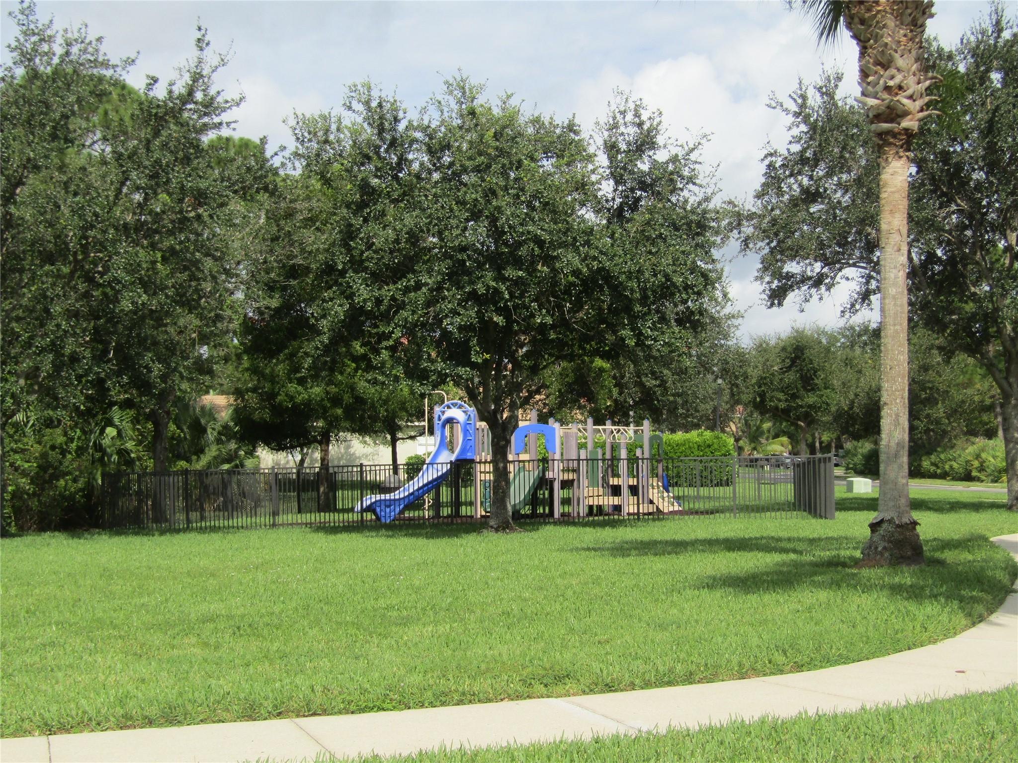 Pastelle - The Oaks - Residential Lease