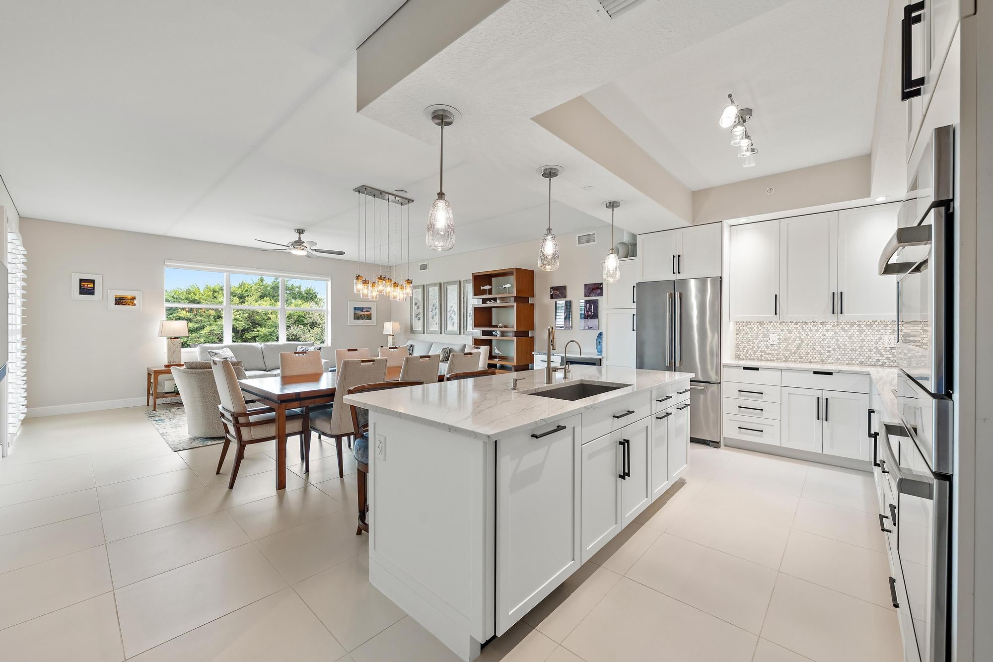 844 Bay Colony Drive S