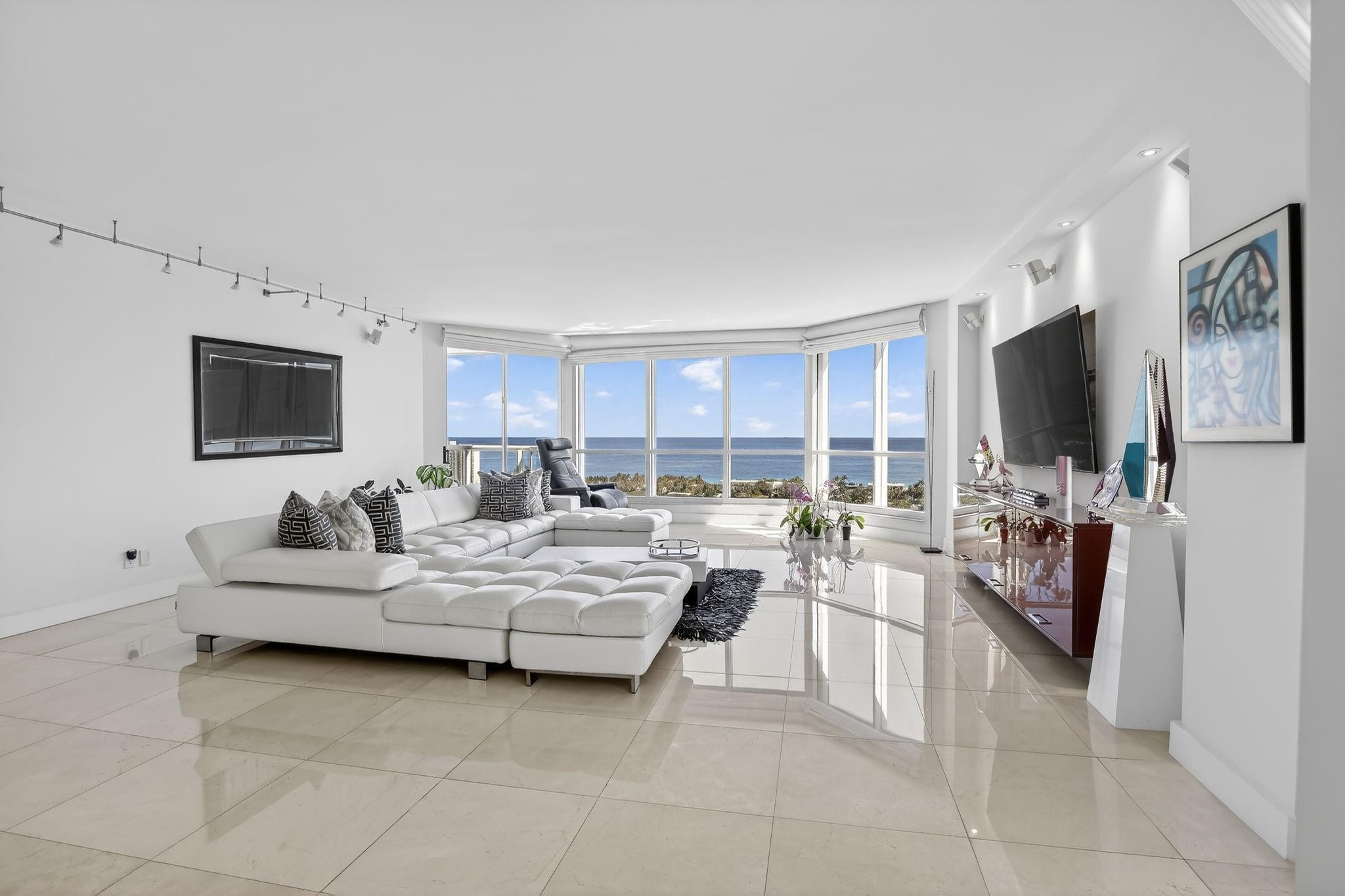 21150 Point Place 2201, Miami, FL, 33180/$1,395,000 4 21150 Point Place 2201
