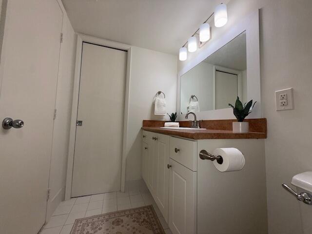 LAKESIDE CONDO - Residential