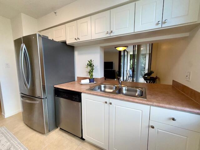 LAKESIDE CONDO - Residential