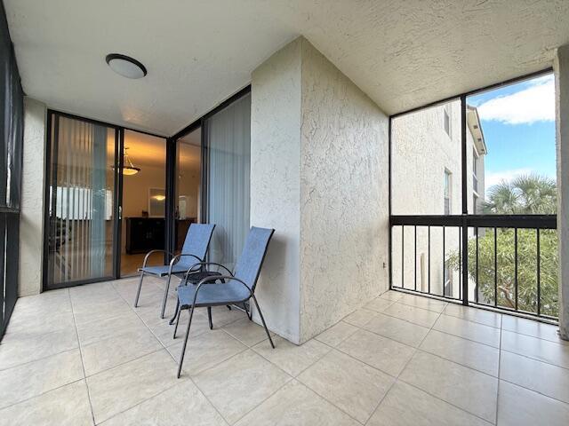 LAKESIDE CONDO - Residential