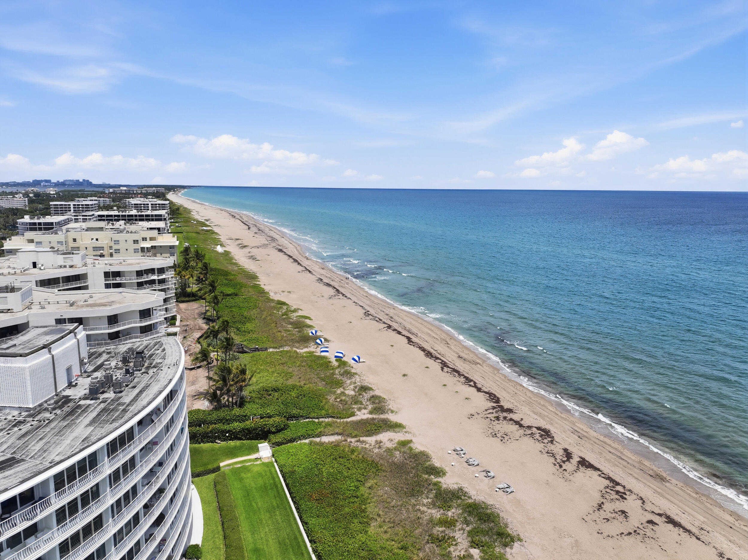 CARLYLE HOUSE CONDO - Residential