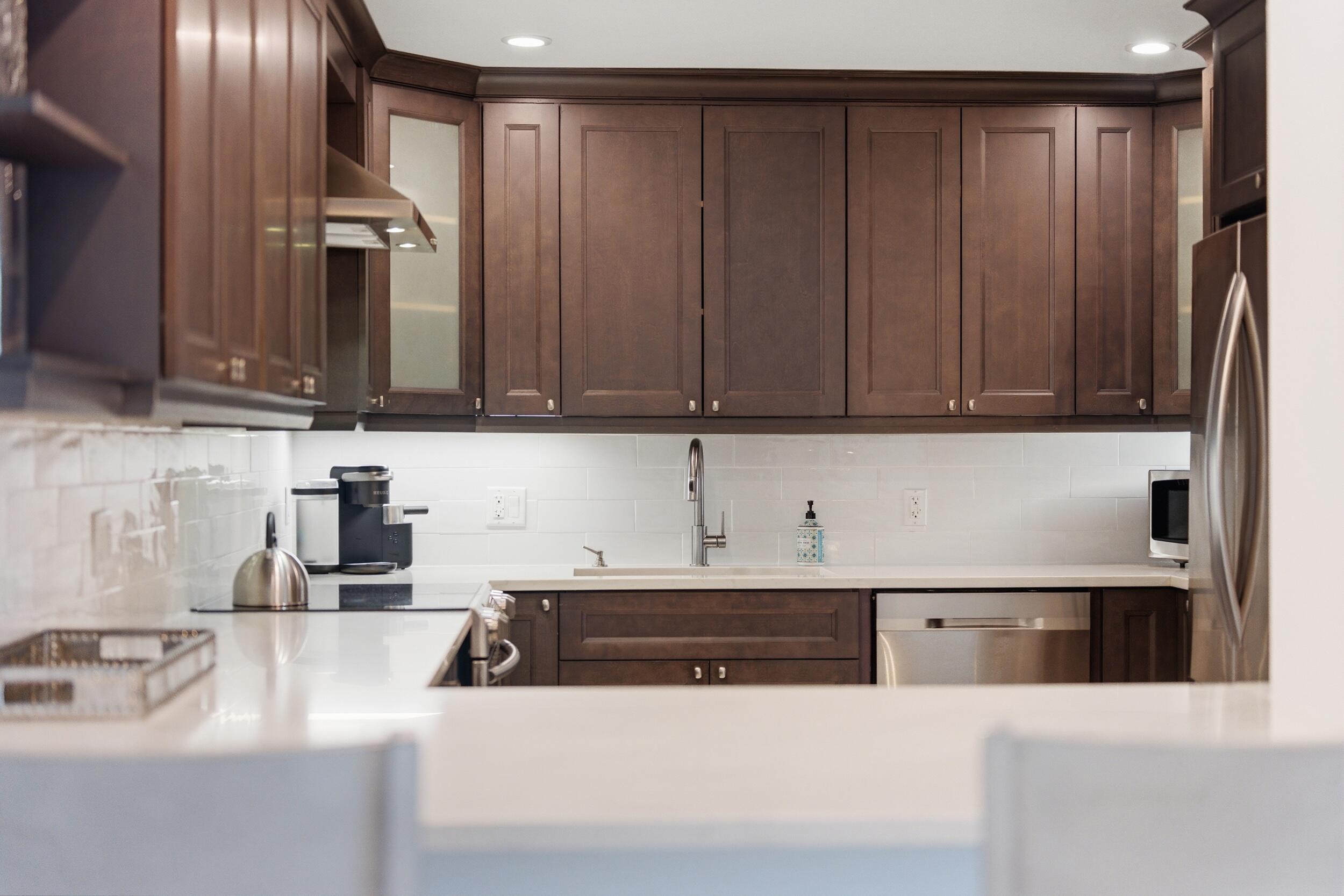 CARLYLE HOUSE CONDO - Residential