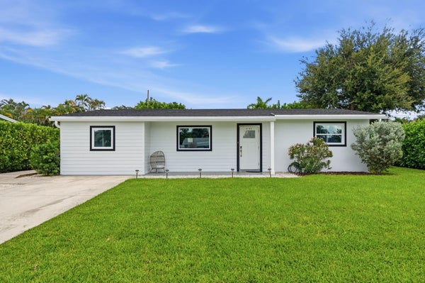 19145 SE MAYO DR, JUPITER, FL 33469 - Image 8fd31b2d78c7486ac997ba4756d85628/418369643