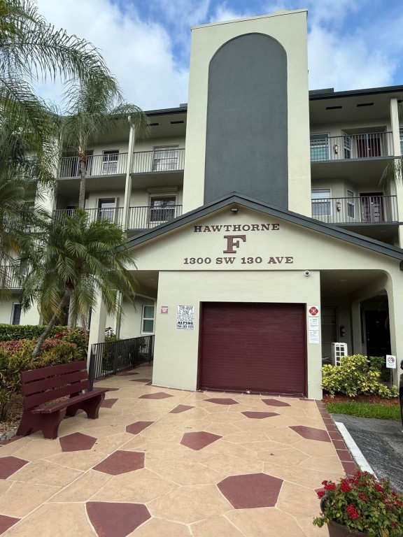 Century Village/ Hawthorn - Residential