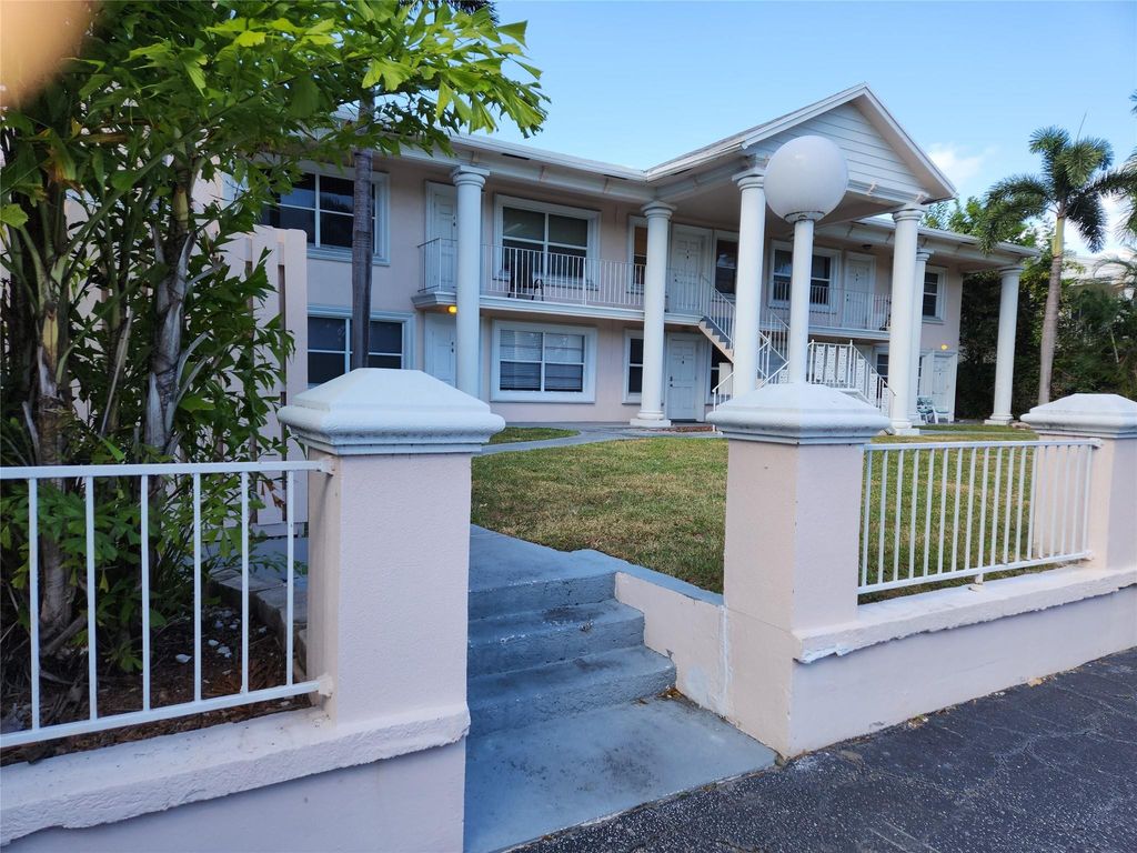 Photo of 4521 NE 21st Avenue #2, Fort Lauderdale, FL 33308 (MLS # F10528029)