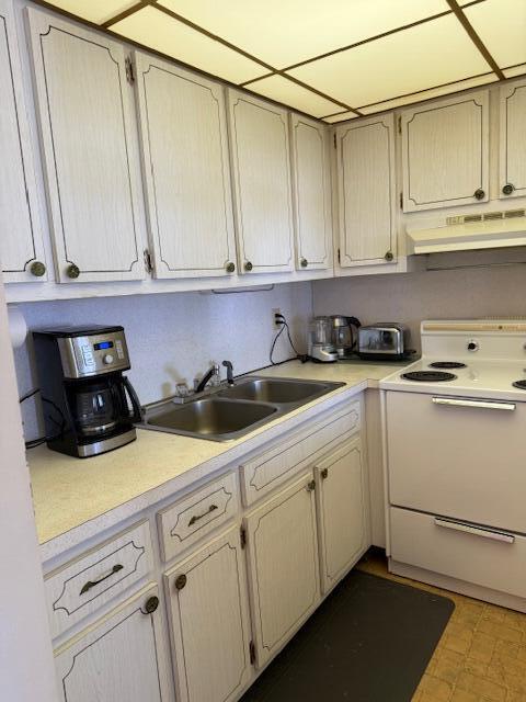 MURRY HILLS APT BLDG CONDO - Residential