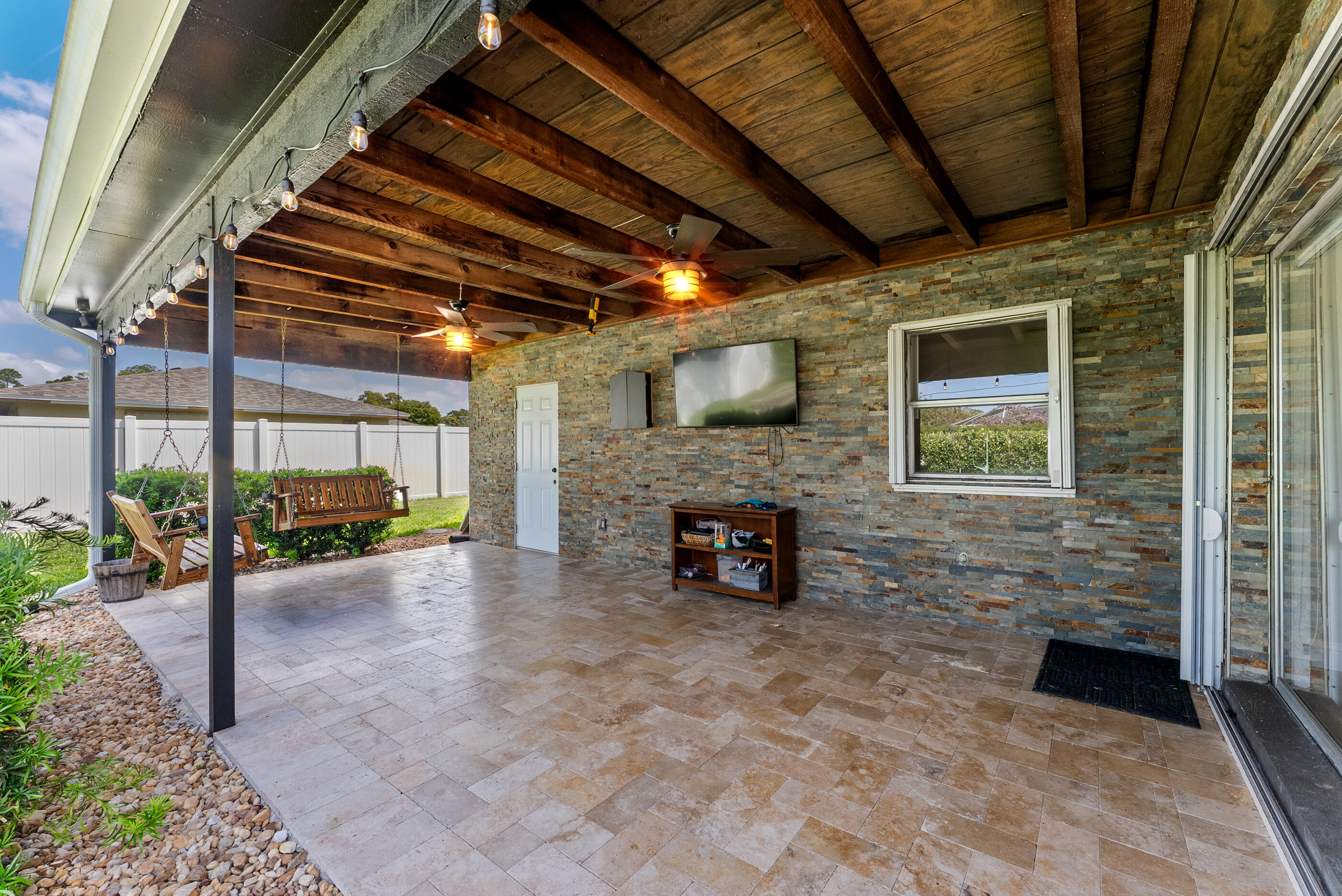 PALM BEACH NATL GOLF AND COUNTRY CLUB ESTATES 1 - Residential