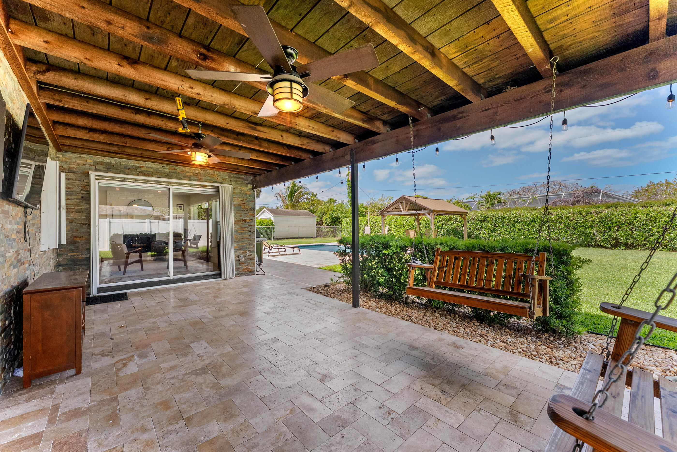 PALM BEACH NATL GOLF AND COUNTRY CLUB ESTATES 1 - Residential