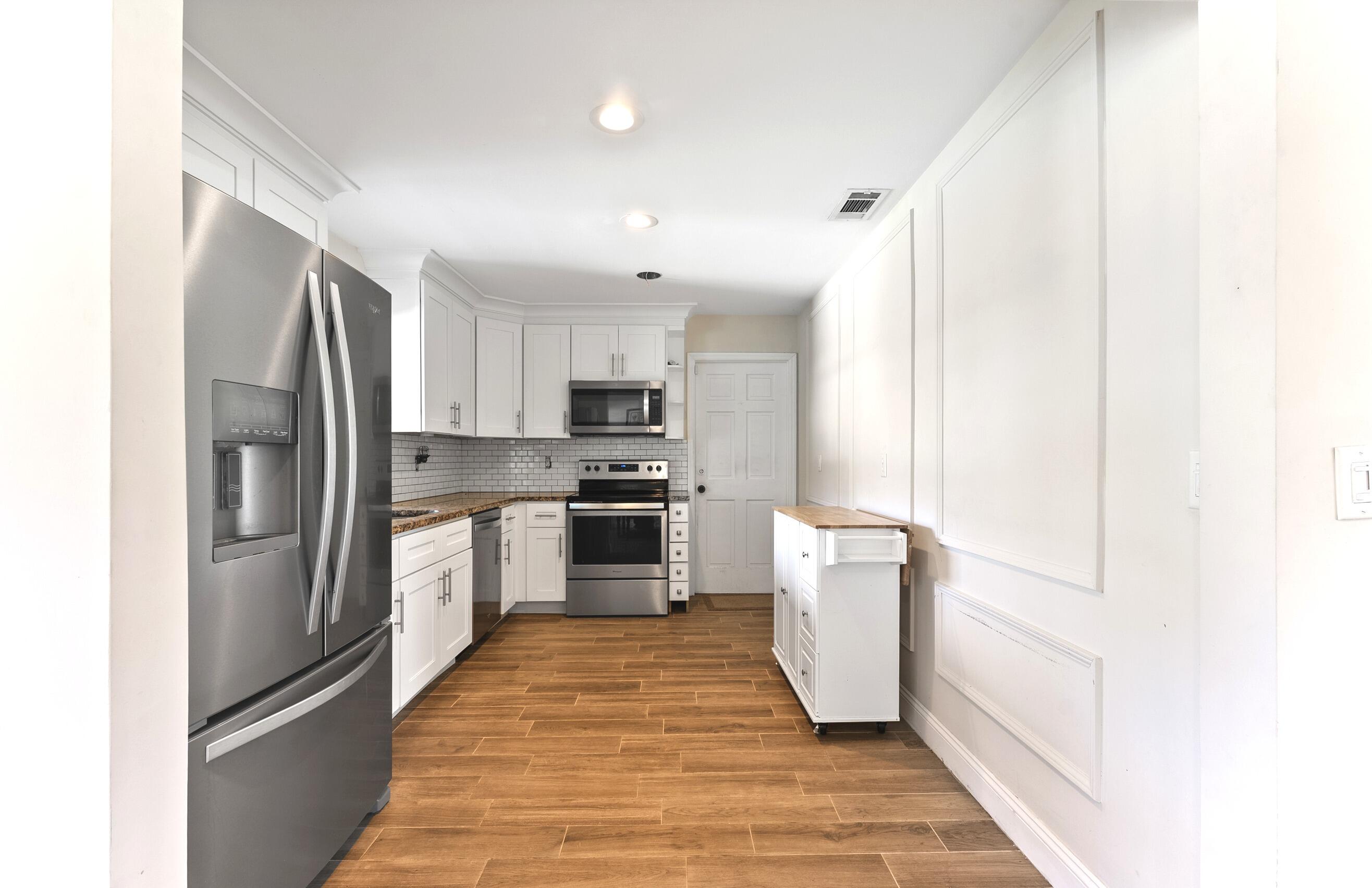 PALM BEACH NATL GOLF AND COUNTRY CLUB ESTATES 1 - Residential