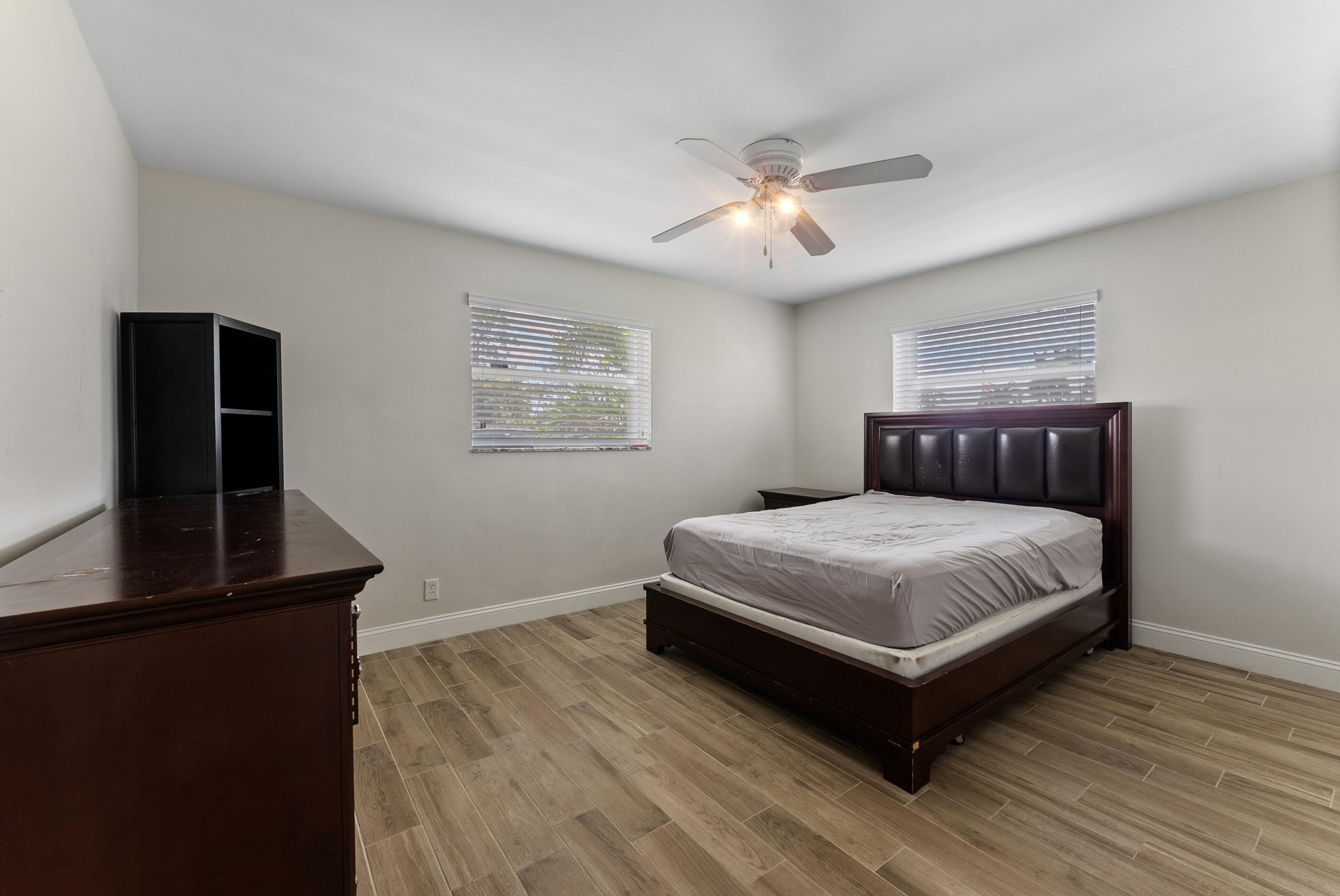 PALM BEACH NATL GOLF AND COUNTRY CLUB ESTATES 1 - Residential