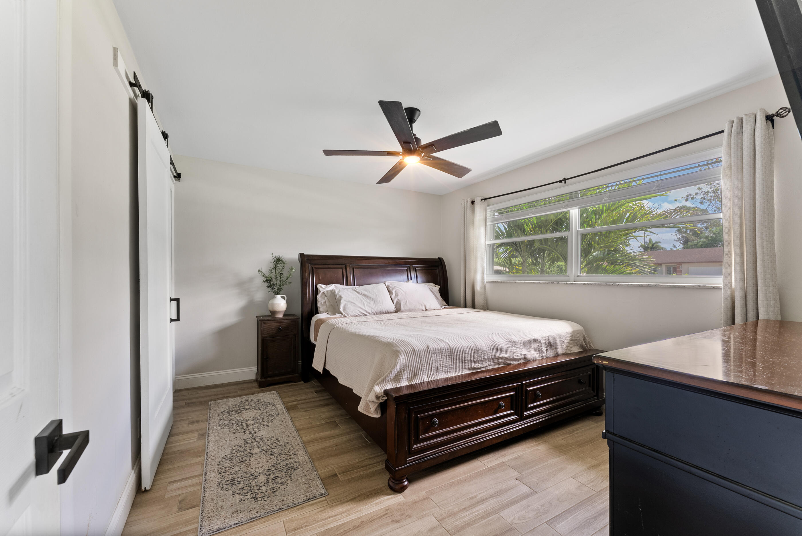 PALM BEACH NATL GOLF AND COUNTRY CLUB ESTATES 1 - Residential