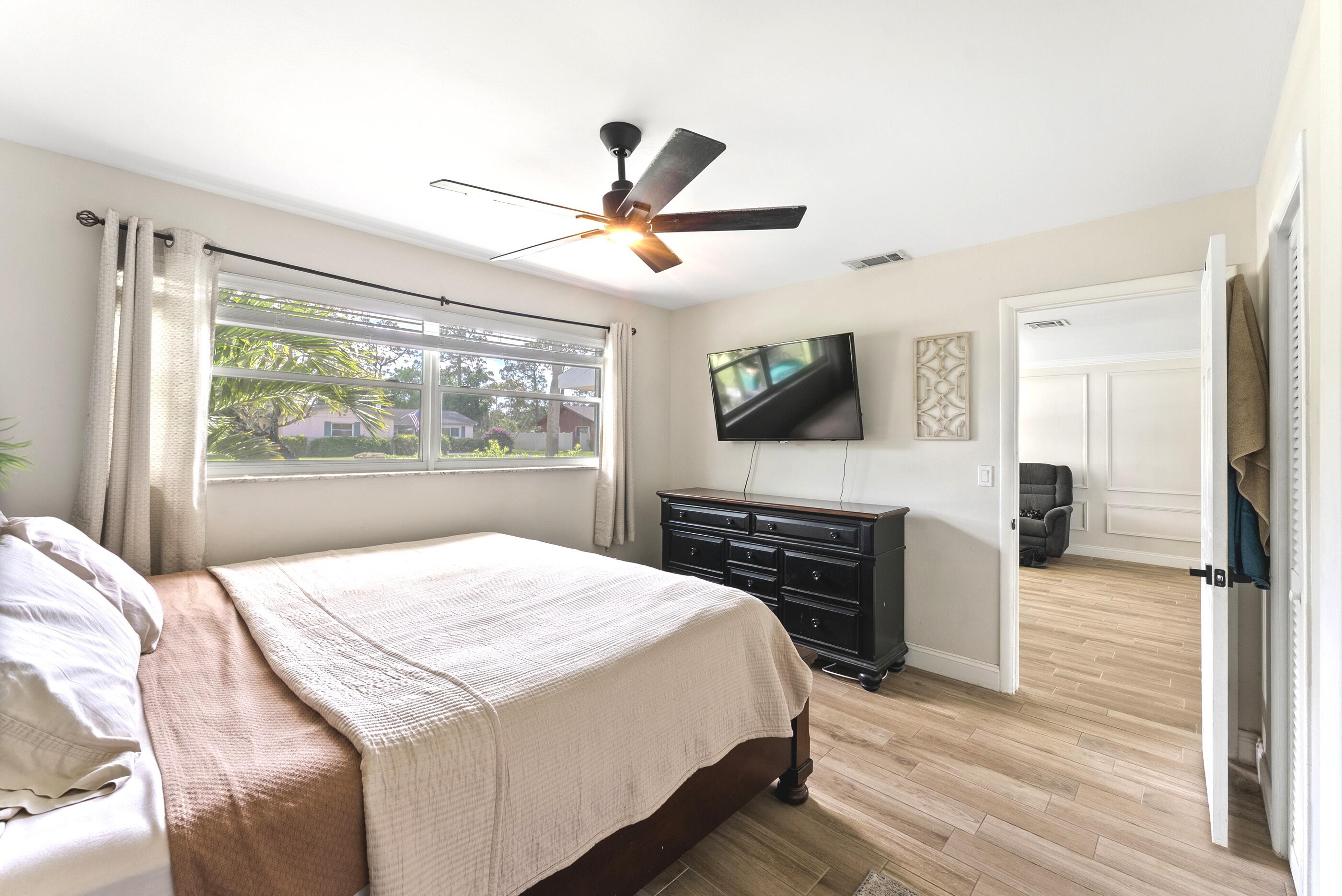 PALM BEACH NATL GOLF AND COUNTRY CLUB ESTATES 1 - Residential