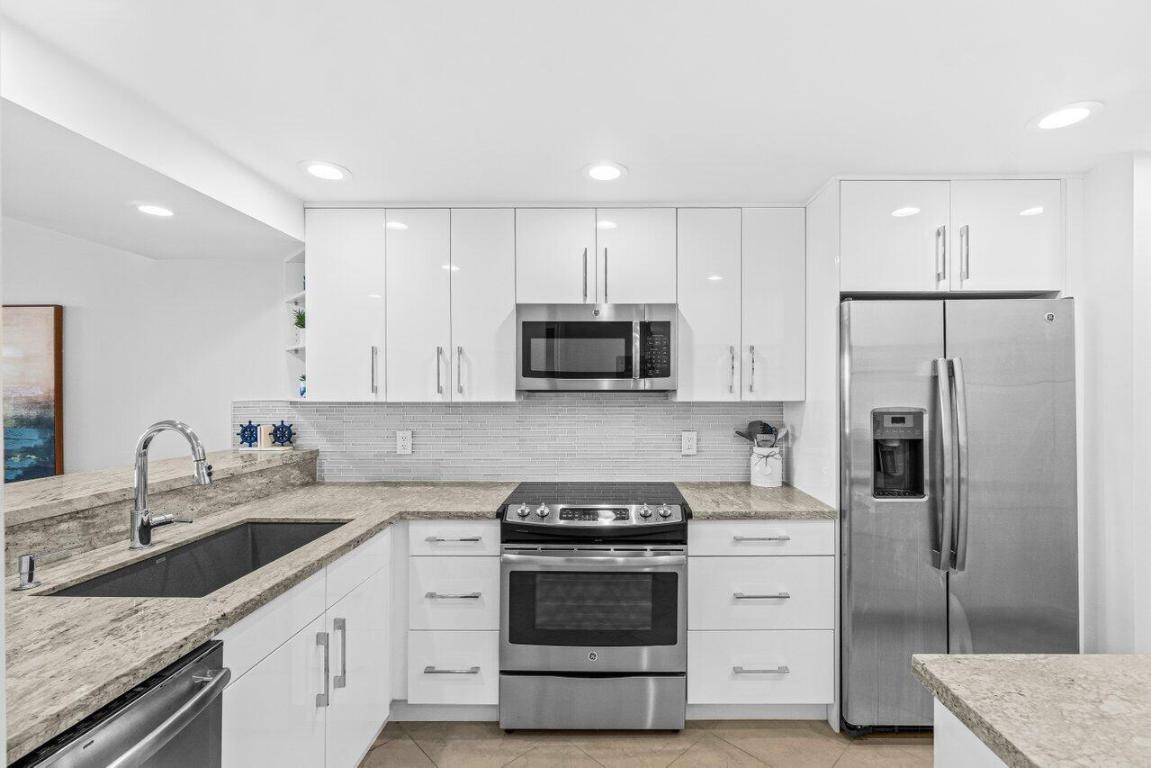 2707 N Ocean Boulevard 301-D