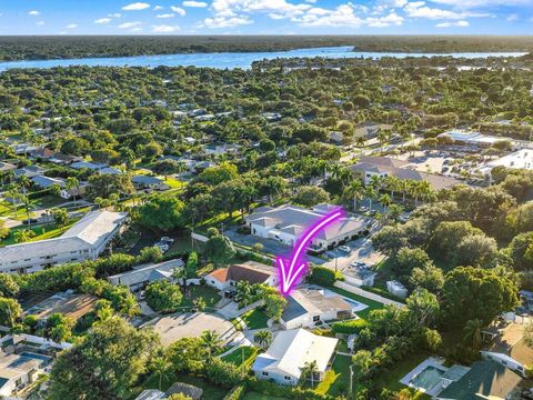 77 Holly Circle Tequesta FL 33469