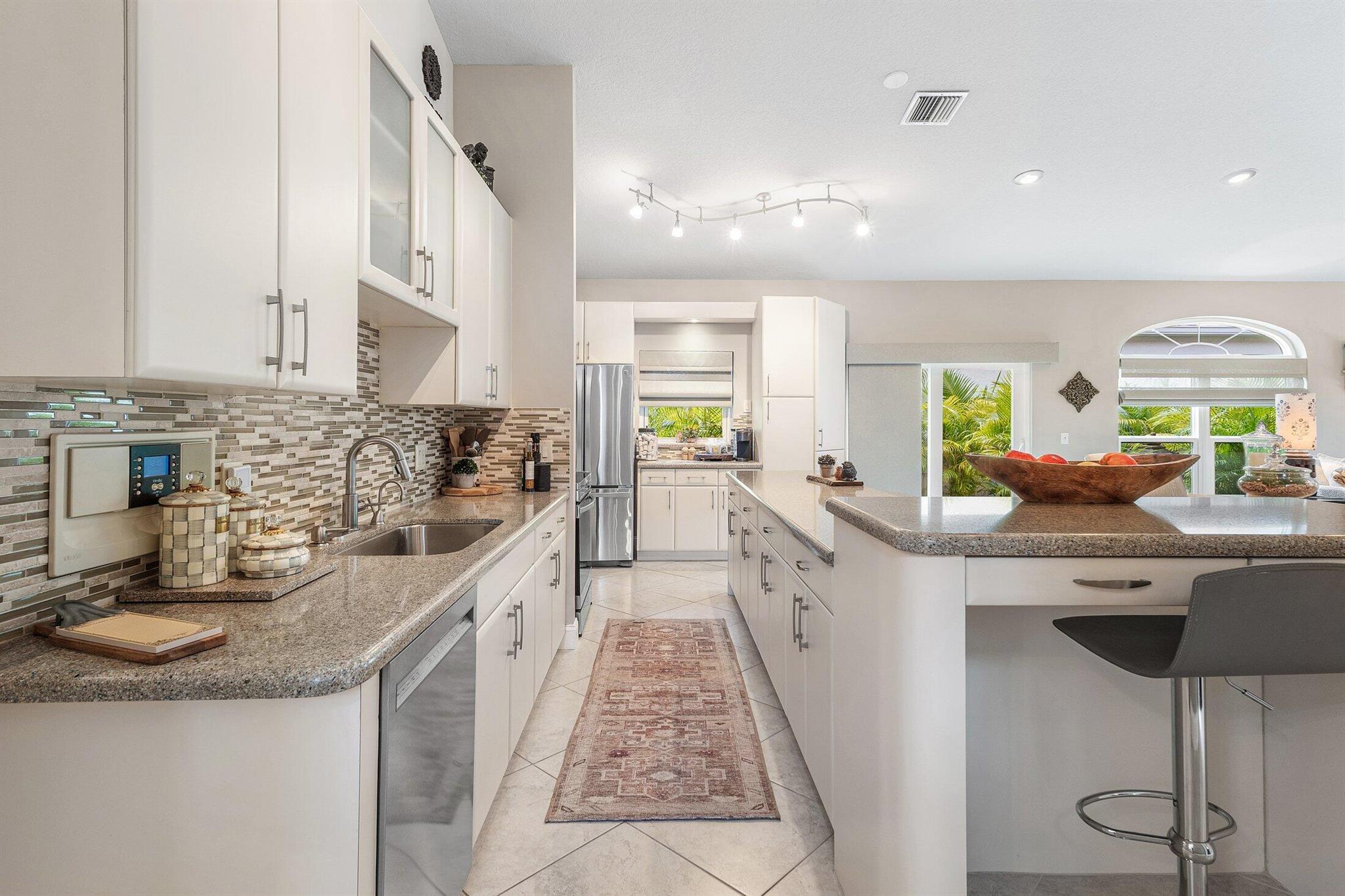 ANTIGUA POINT - Residential