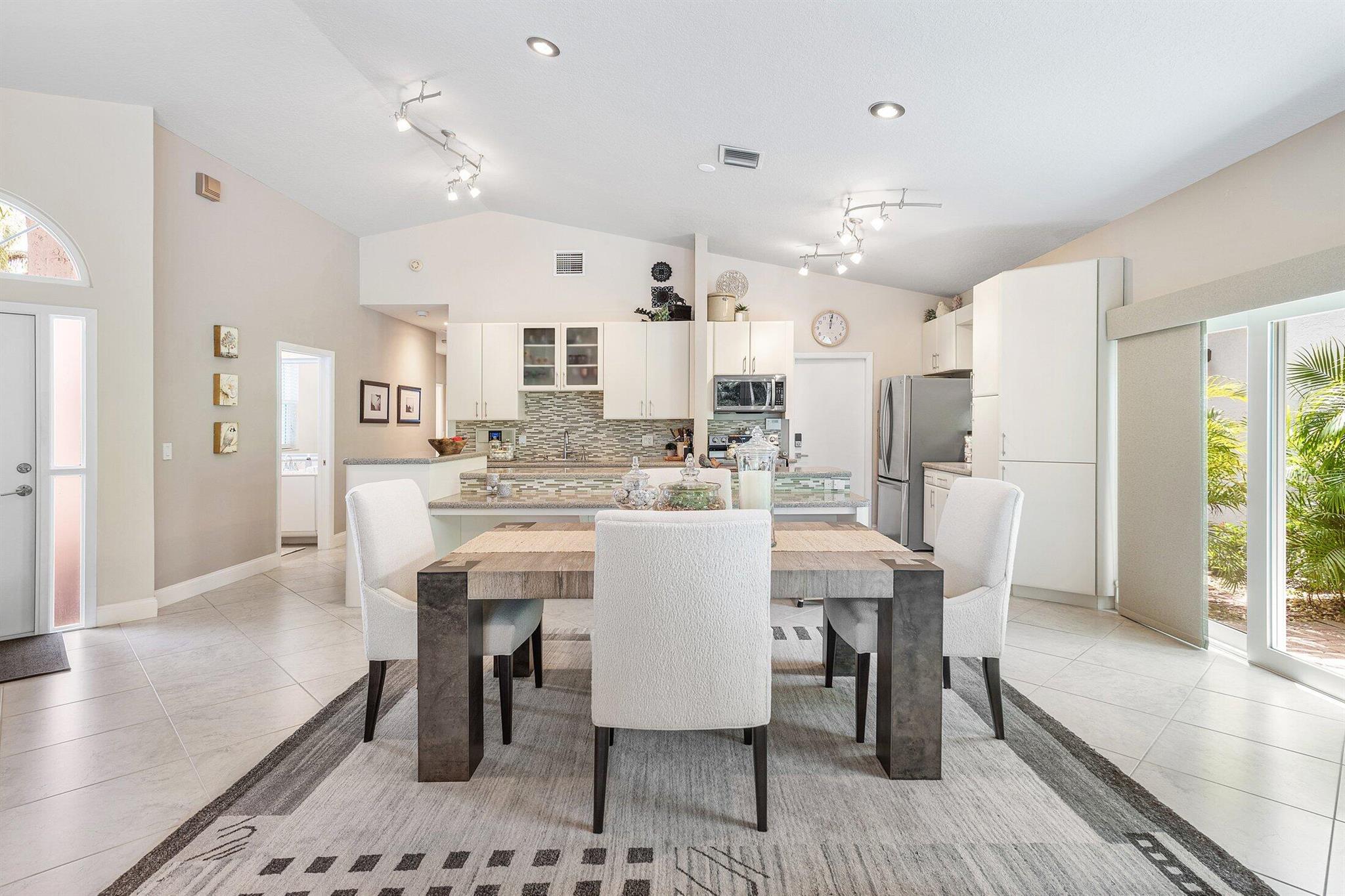 ANTIGUA POINT - Residential