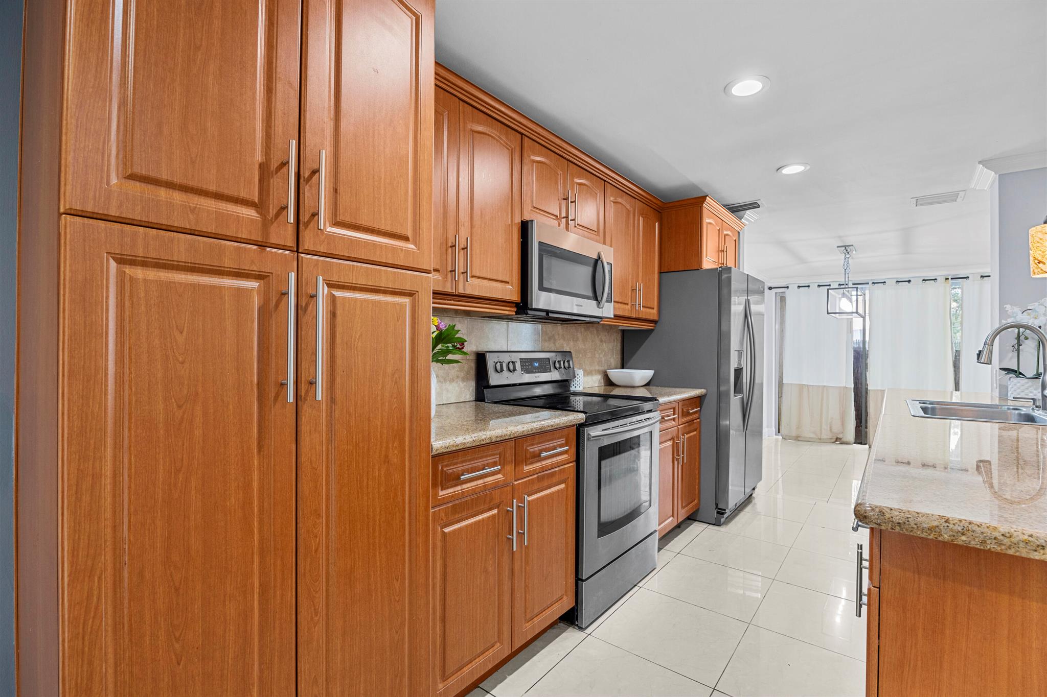 841 NW 82nd Avenue 2