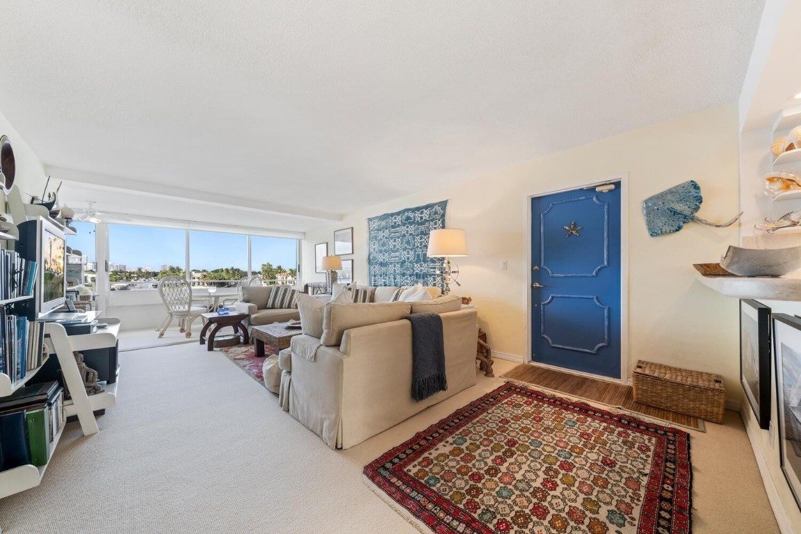 215 N Birch Road 4C