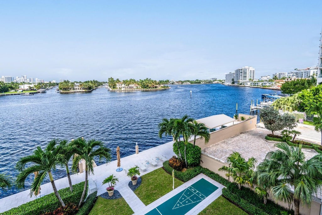 Photo of 215 N Birch Road #4c, Fort Lauderdale, FL 33304 (MLS # F10529149)