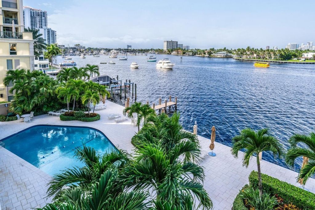 Photo of 215 N Birch Road #4C, Fort Lauderdale, FL 33304 (MLS # F10529149)